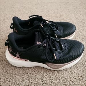 Women's 9, Under Armour Infinite Pro Black and Rose Gold Shoes